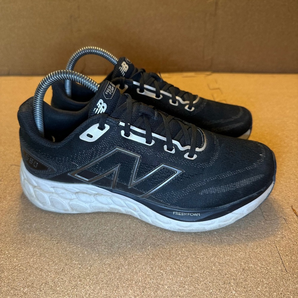 New Balance Fresh Foam 680v8 Womens Running Shoes Black White W680LK8 Size 8D